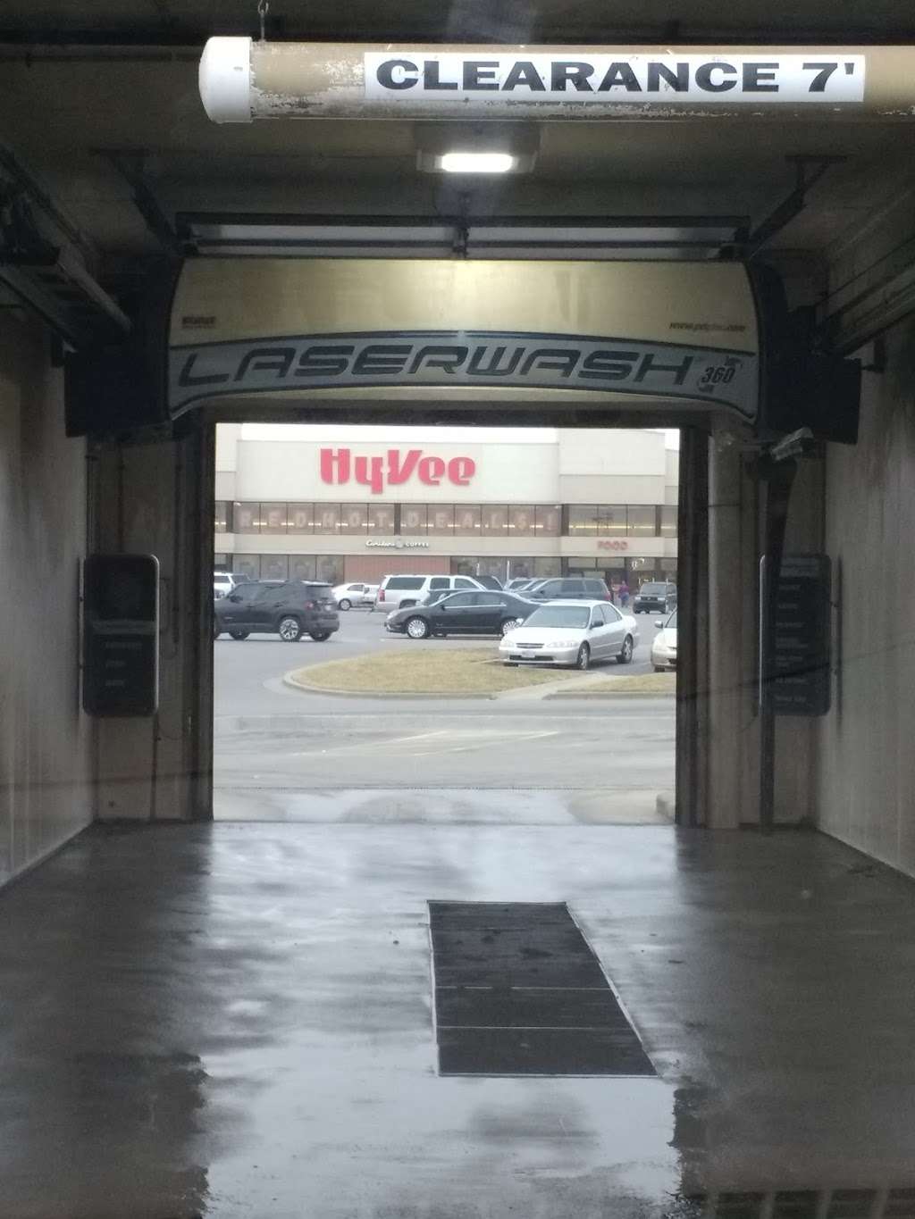 Hy-Vee Automated Car Wash | St Joseph, MO 64506, USA