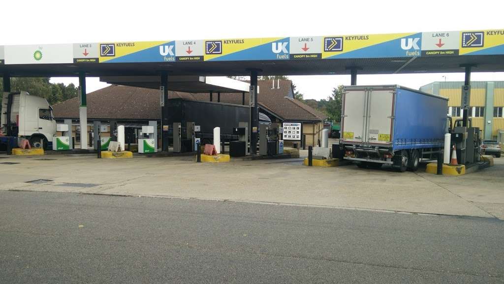 BP | St Albans Rd, Potters Bar EN6 3NE, UK | Phone: 01707 649998