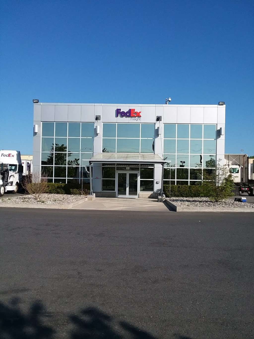 FedEx Freight | 9 Distribution Way, Monmouth Junction, NJ 08852, USA | Phone: (888) 405-3661