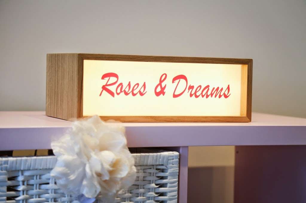 Roses and Dreams | 40 South Pointe Drive #103, Miami Beach, FL 33139 | Phone: (786) 803-8383