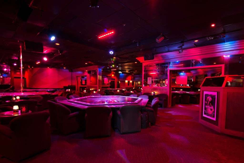 PTs Showclub Indianapolis | 7916 Pendleton Pike, Indianapolis, IN 46226 | Phone: (317) 545-5777