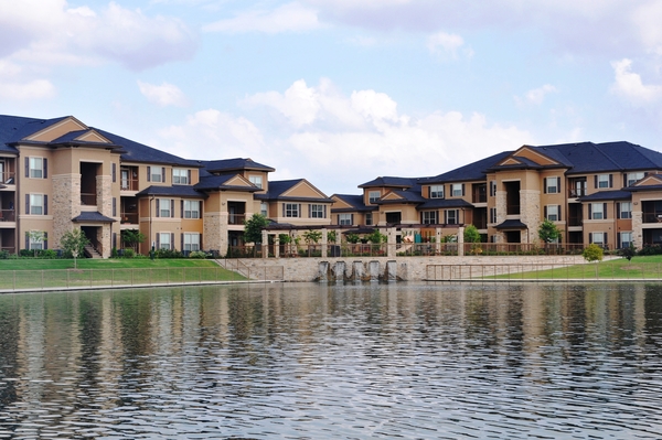 Falls at Copper Lake Apartments | 9140 Hwy 6 N, Houston, TX 77095, USA | Phone: (281) 861-7800