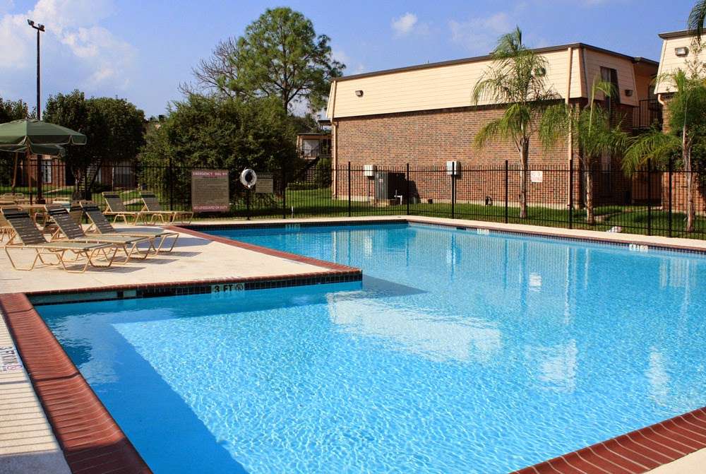 The Brixton Apartments | 1601 Garth Rd, Baytown, TX 77520, USA | Phone: (281) 672-8681