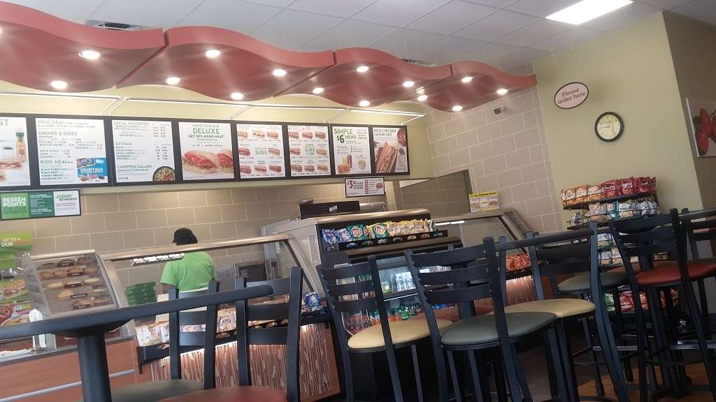 Subway | 116 W Parkerville Rd, DeSoto, TX 75115, USA | Phone: (972) 920-5552