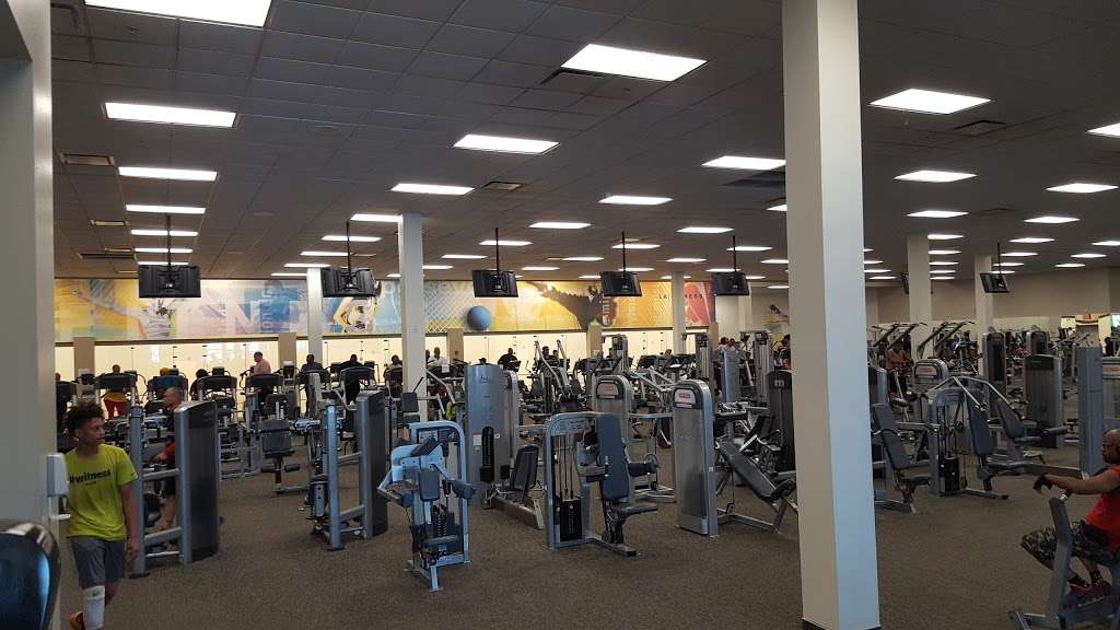 LA Fitness | 17365 Torrence Ave, Lansing, IL 60438, USA | Phone: (708) 251-0173