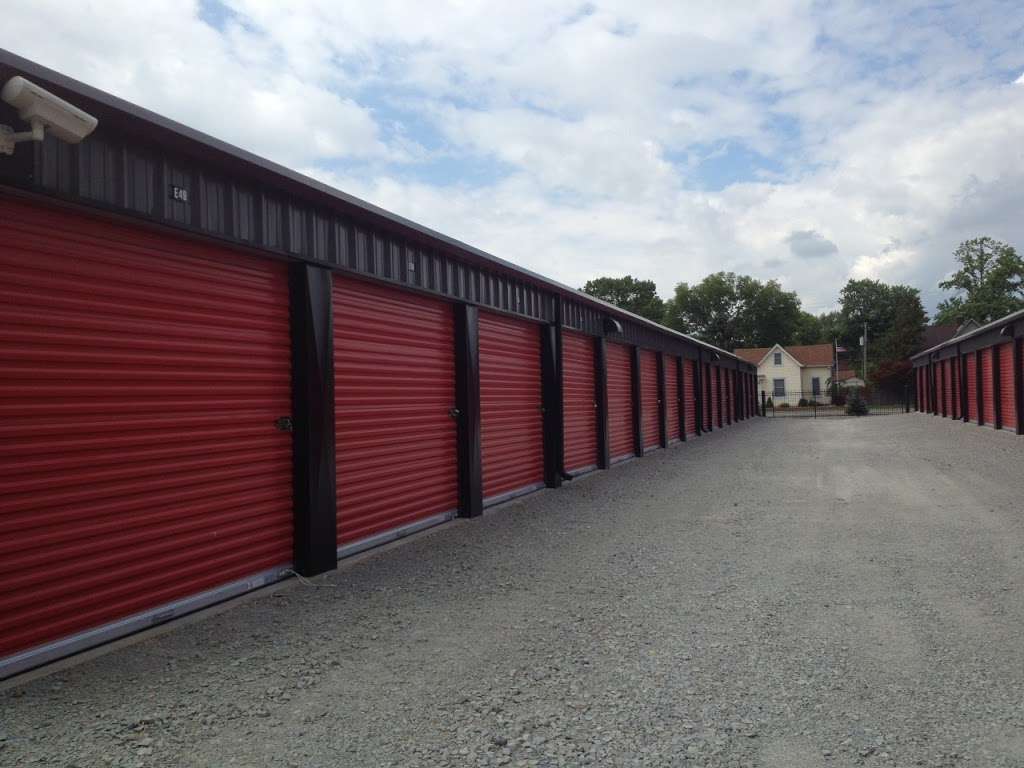Red Door Storage Space | 2014 Martindale Dr, Greenfield, IN 46140, USA | Phone: (317) 467-7092