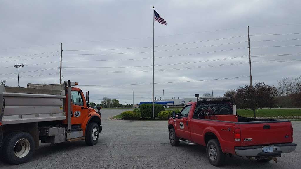 Stoops Freightliner — Quality Trailer | 6105 Columbus Ave, Anderson, IN 46013, USA | Phone: (765) 644-1400