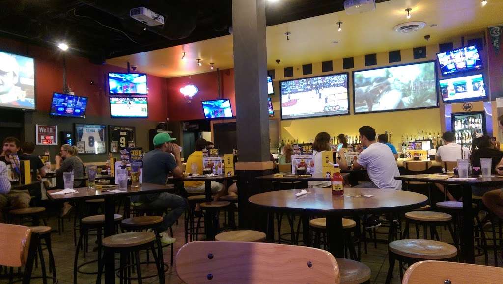 Buffalo Wild Wings | 3939 Washington Ave #100, Houston, TX 77007, USA | Phone: (832) 356-2980