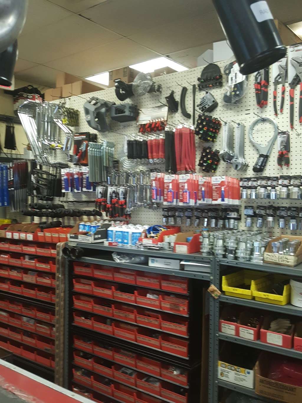 USA Truck Parts & Accessorie | 11204 NW South River Dr, Medley, FL 33178, USA | Phone: (305) 883-7171