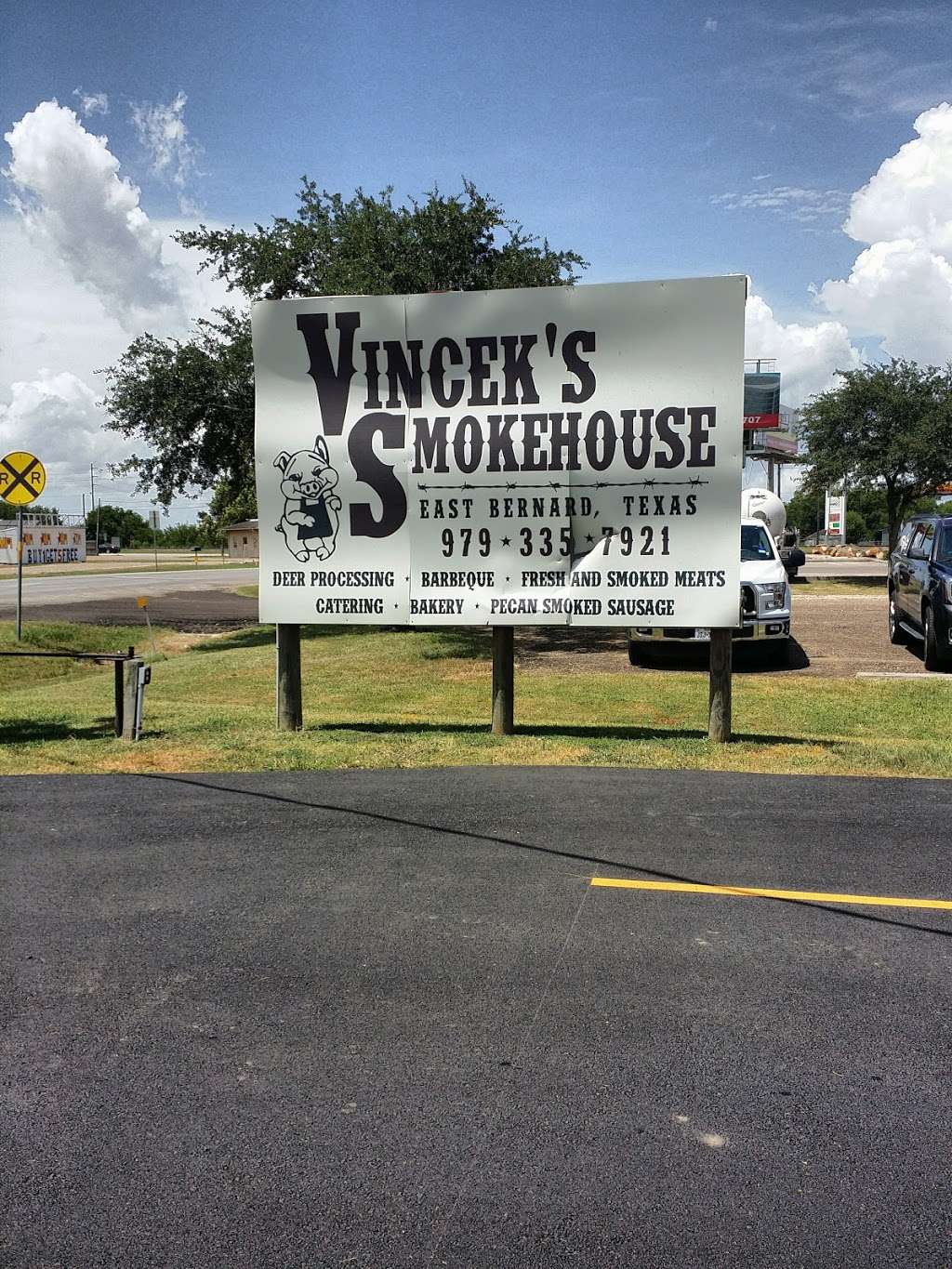 Vinceks Smokehouse | East Bernard, TX 77435, USA | Phone: (979) 335-7921