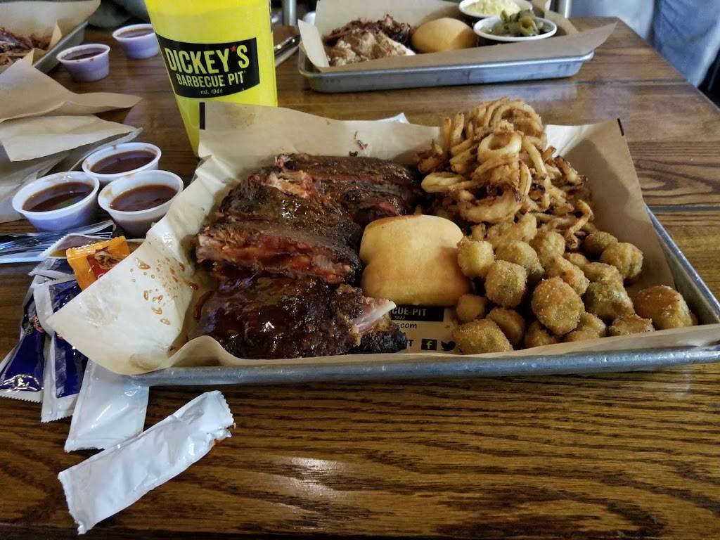 Dickeys Barbecue Pit | 3090 Courthouse Ln Ste 100, Eagan, MN 55121, USA | Phone: (651) 905-7725