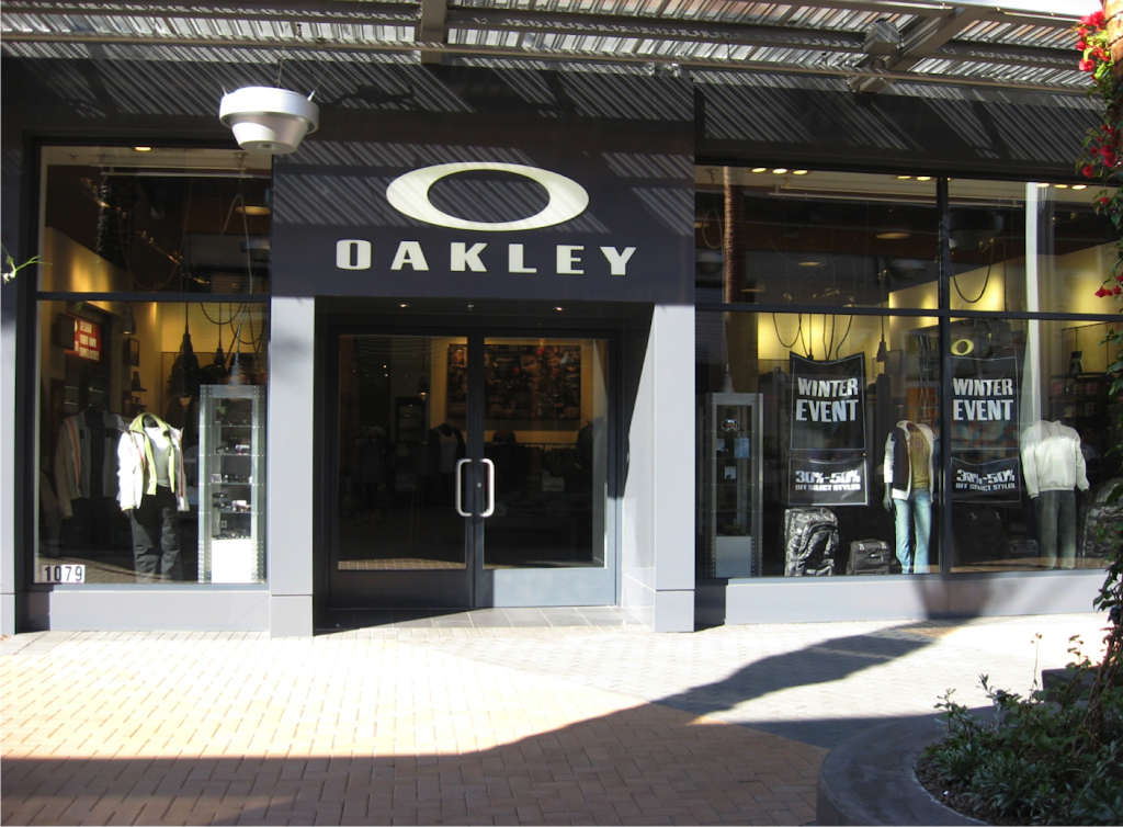 Oakley Store | 2000 E Rio Salado Pkwy Ste 1079, Tempe, AZ 85281, USA | Phone: (480) 966-0261