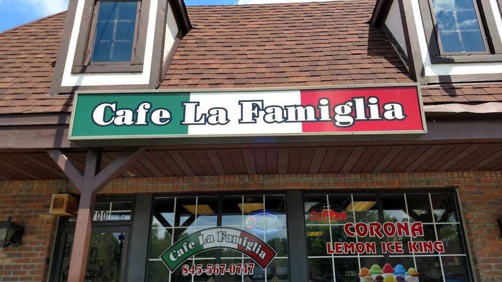 Cafe La Famiglia 7 | 1012 Little Britain Rd, New Windsor, NY 12553, USA | Phone: (845) 245-4480