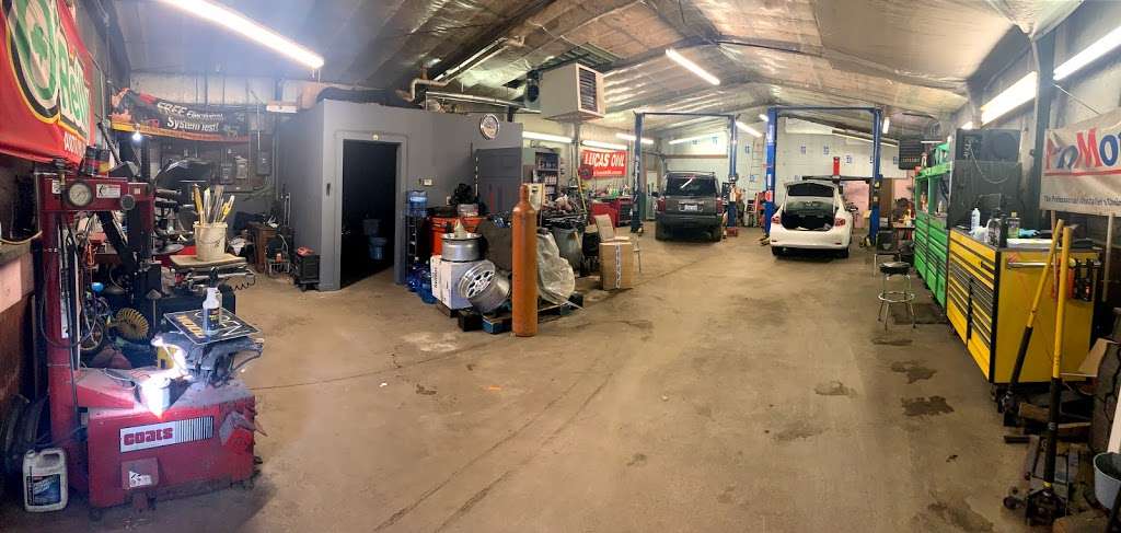 Jons Auto | 102 Knoll Rd, Walworth, WI 53184, USA | Phone: (262) 275-3888