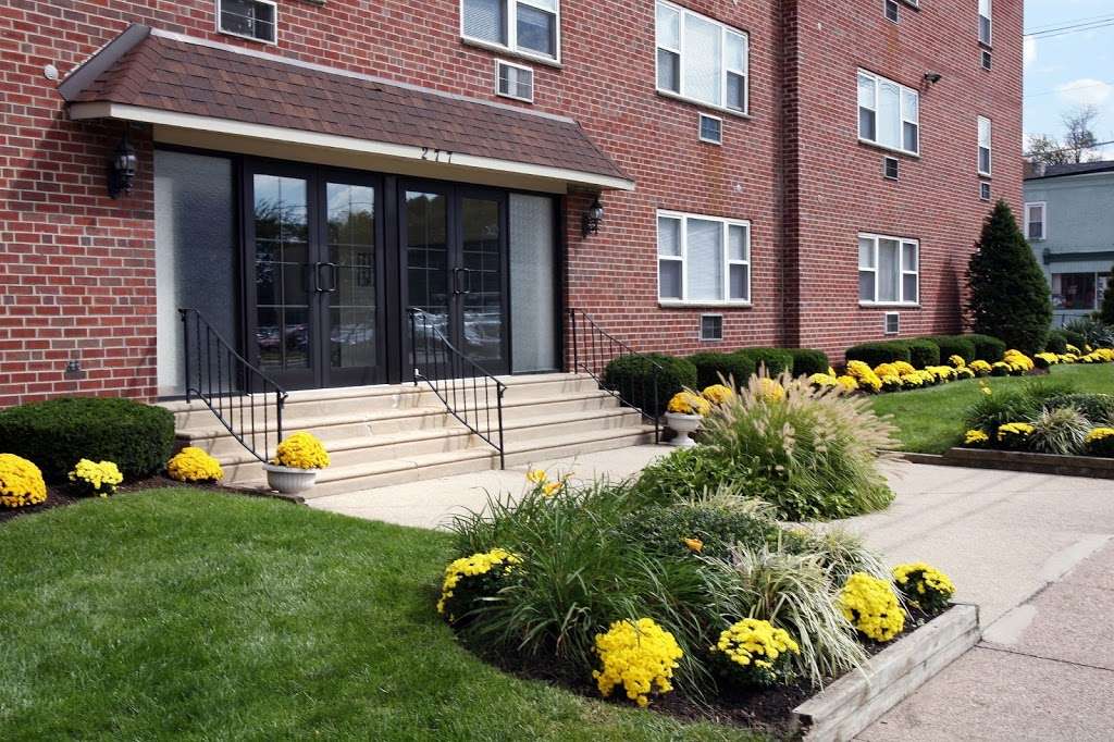 Audubon Arms Apartments | 277 S White Horse Pike, Audubon, NJ 08106, USA | Phone: (856) 369-3159