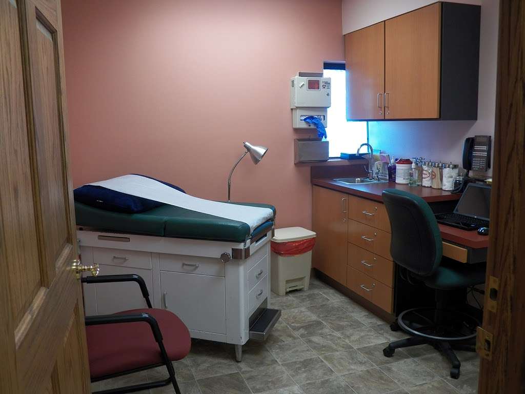 Medical Center & Walk-in Clinic | 11050 Buchanan Trail E, Waynesboro, PA 17268, USA | Phone: (717) 762-1700