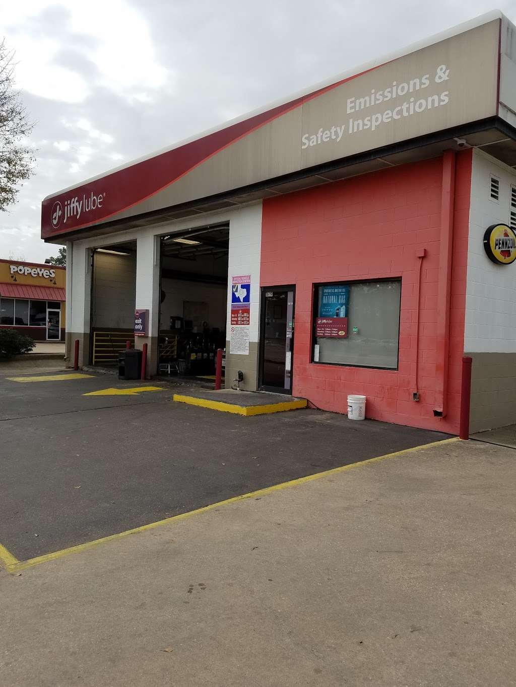 Jiffy Lube | 1619 Gessner Dr, Houston, TX 77080, USA | Phone: (713) 464-9209