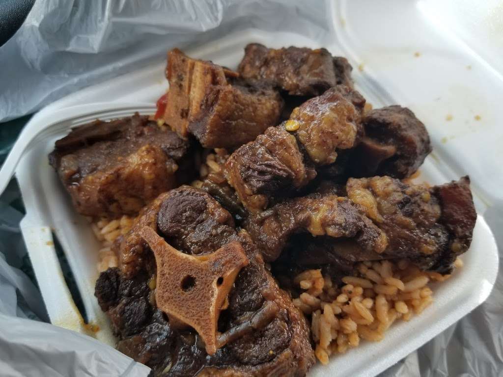 B&T Jamaican Jerk Restaurant | 8825 W Colonial Dr, Ocoee, FL 34761, USA | Phone: (407) 440-4694