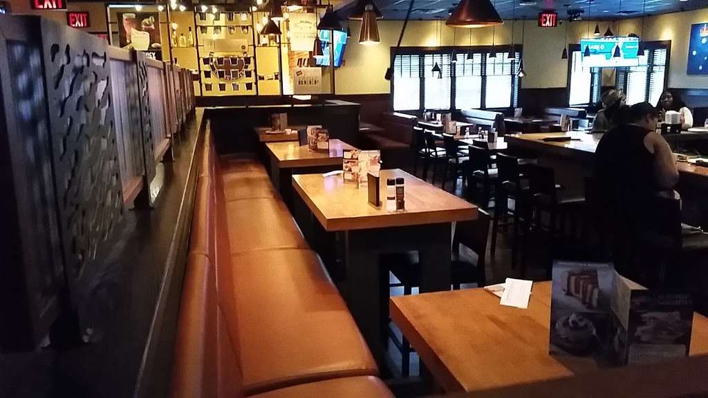 Outback Steakhouse | 355 Gateway Dr, Brooklyn, NY 11239 | Phone: (718) 277-4275