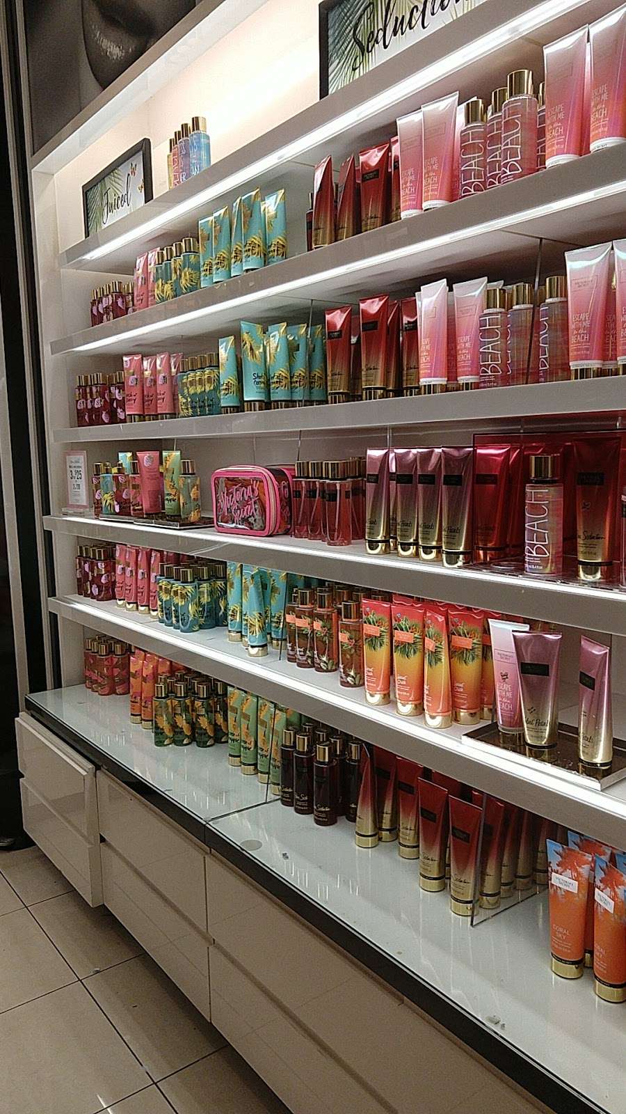 Victorias Secret & PINK | 9828 W Northern Ave #860, Peoria, AZ 85345, USA | Phone: (623) 877-9840