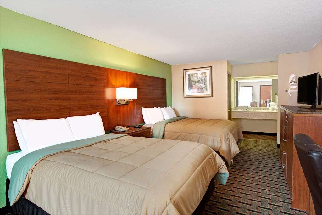 Days Inn by Wyndham Conover-Hickory | 1710 Fairgrove Church Rd SE, Conover, NC 28613, USA | Phone: (828) 465-2378