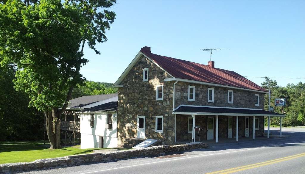 Berties Inn | 160 Old Friedensburg Rd, Reading, PA 19606, USA | Phone: (610) 779-5797