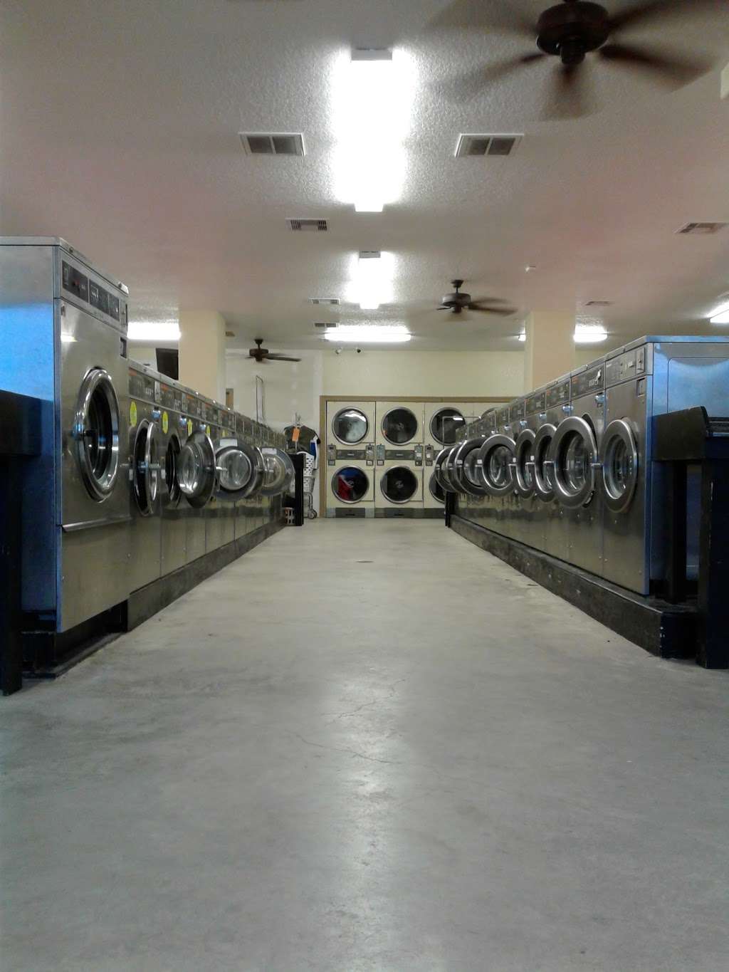 Texas Laundromat | 312 S Brooks St, Brazoria, TX 77422, USA | Phone: (979) 798-9274