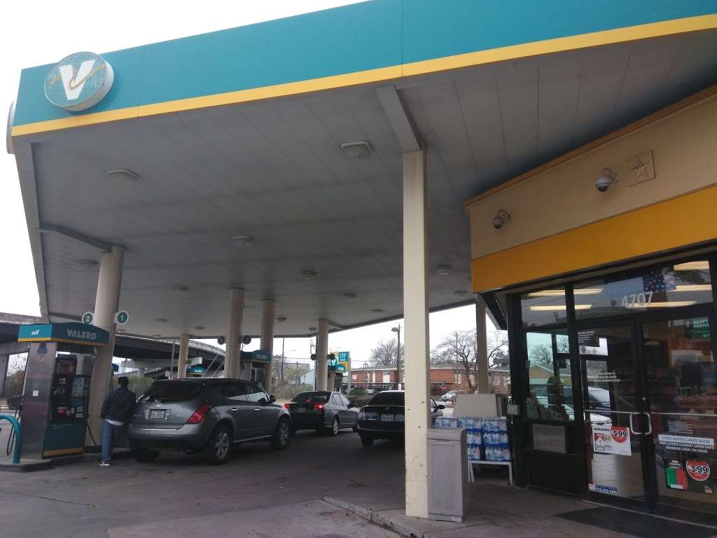 Valero Gas Station | 4707 Gulf Fwy, Houston, TX 77023, USA | Phone: (713) 923-2259