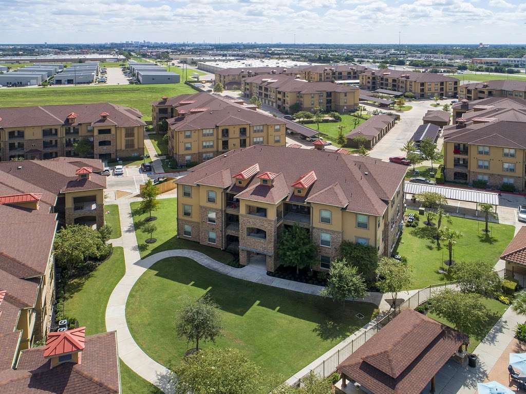 District at Westborough Apartments | 1550 Westborough Dr, Katy, TX 77449, USA | Phone: (281) 578-2100