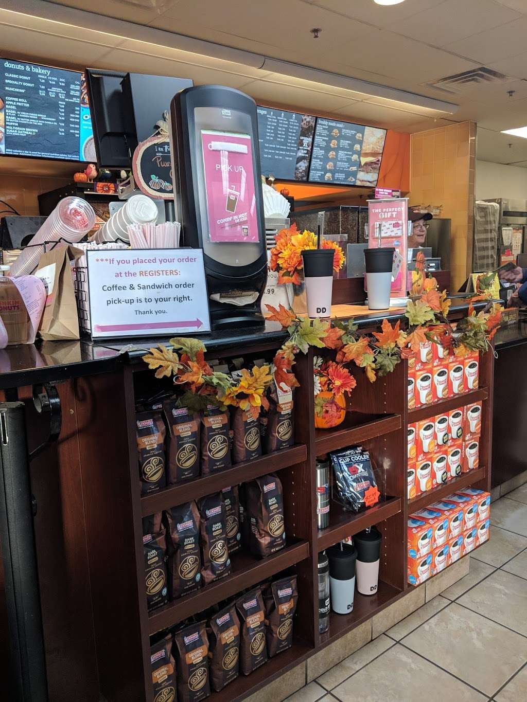 Dunkin | 44 North Rd, Bedford, MA 01730, USA | Phone: (781) 275-7100