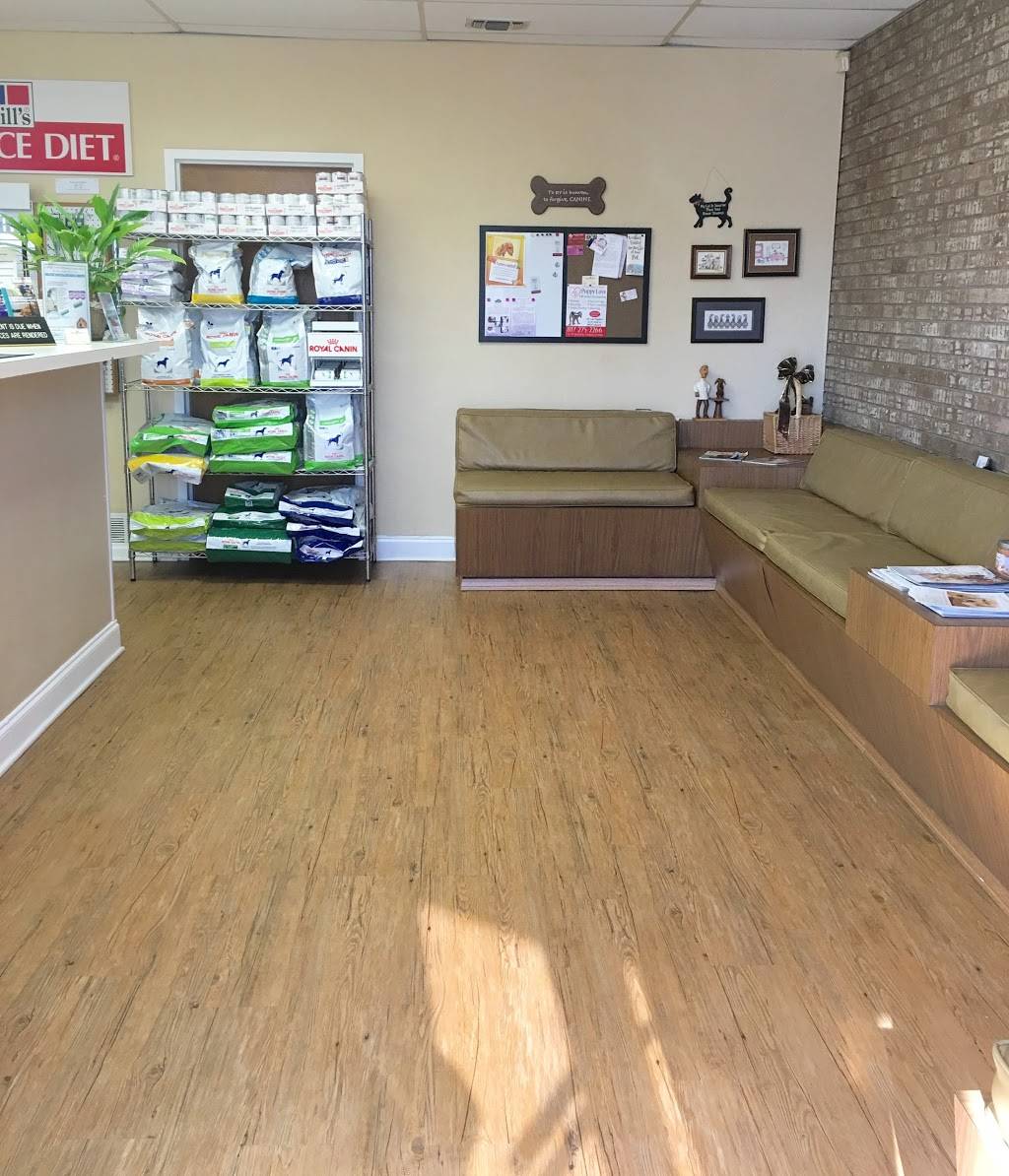 Animal Hospital & Clinic of Arlington | 3009 E Abram St, Arlington, TX 76010 | Phone: (817) 640-0326