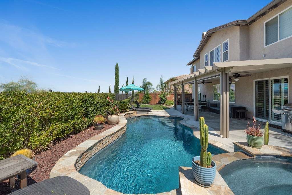 Temecula Homes and Land / Robert Emch Real Estate | 39450 Colleen Way, Temecula, CA 92592, USA | Phone: (951) 237-7368