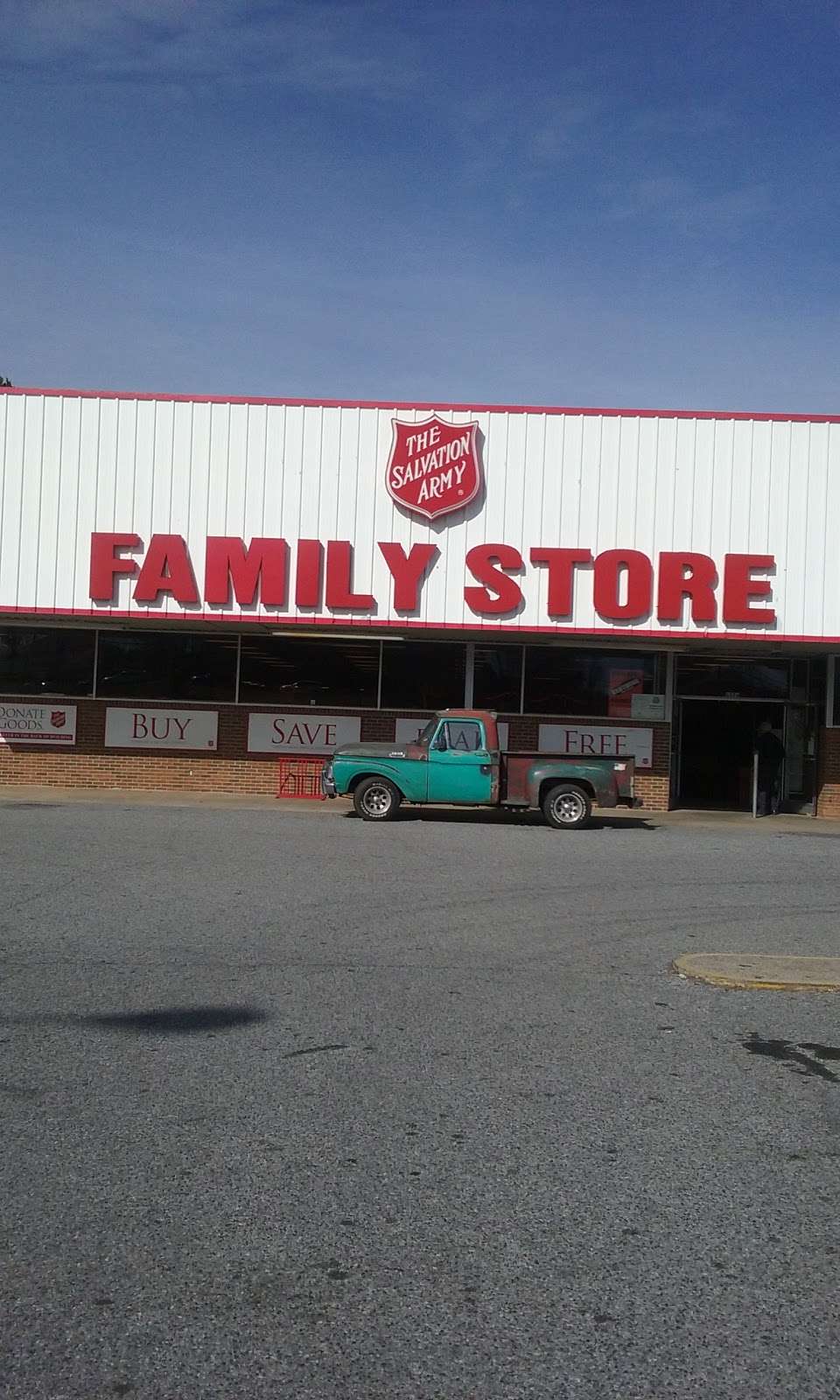 The Salvation Army Family Store & Donation Center | 1876 S New Hope Rd, Gastonia, NC 28054, USA | Phone: (704) 867-8034