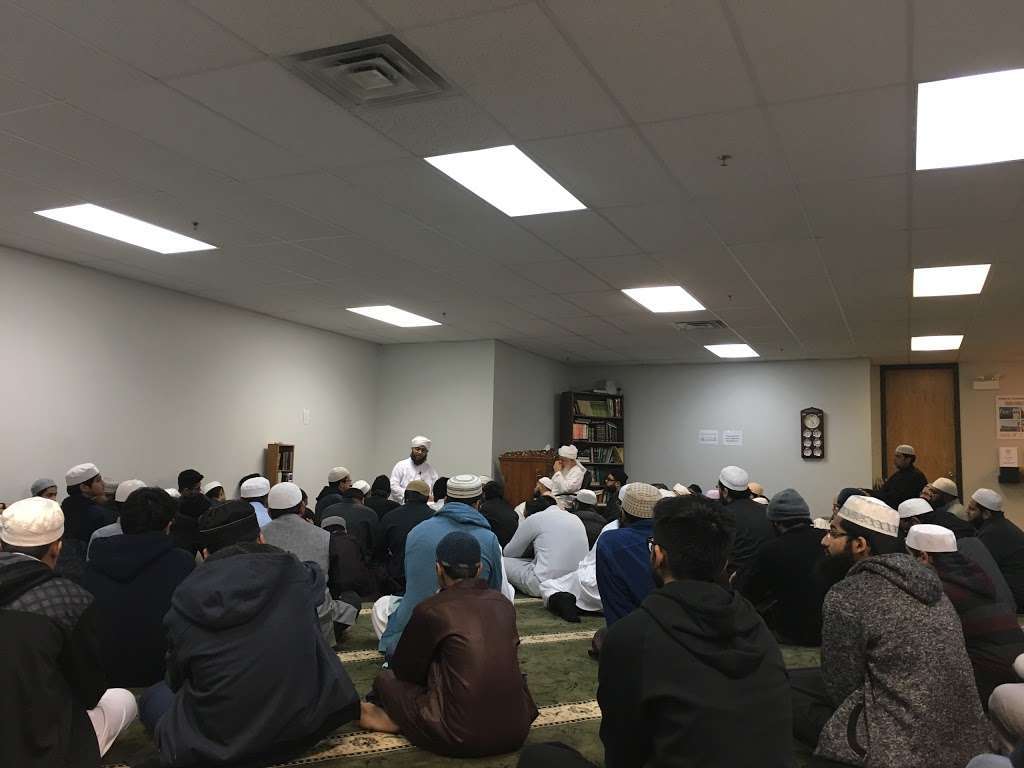 Masjid Uthman | 840 Oak Creek Dr, Lombard, IL 60148