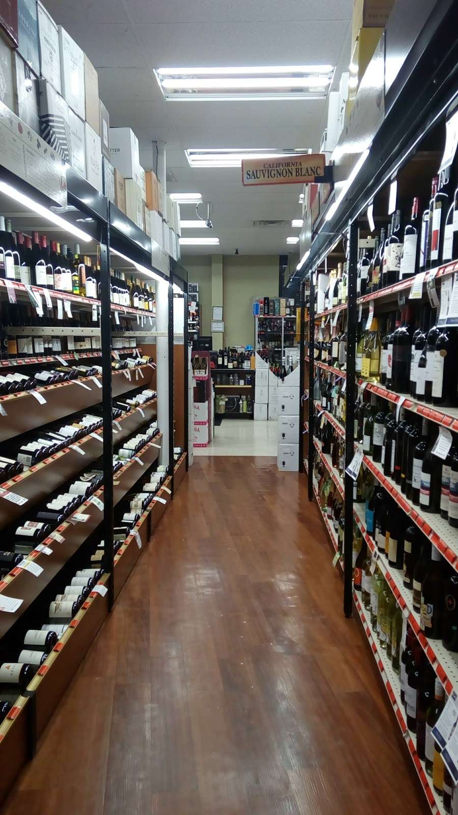 Save Rite Discount Liquors | 2114 NJ-35, Oakhurst, NJ 07755, USA | Phone: (732) 493-8611