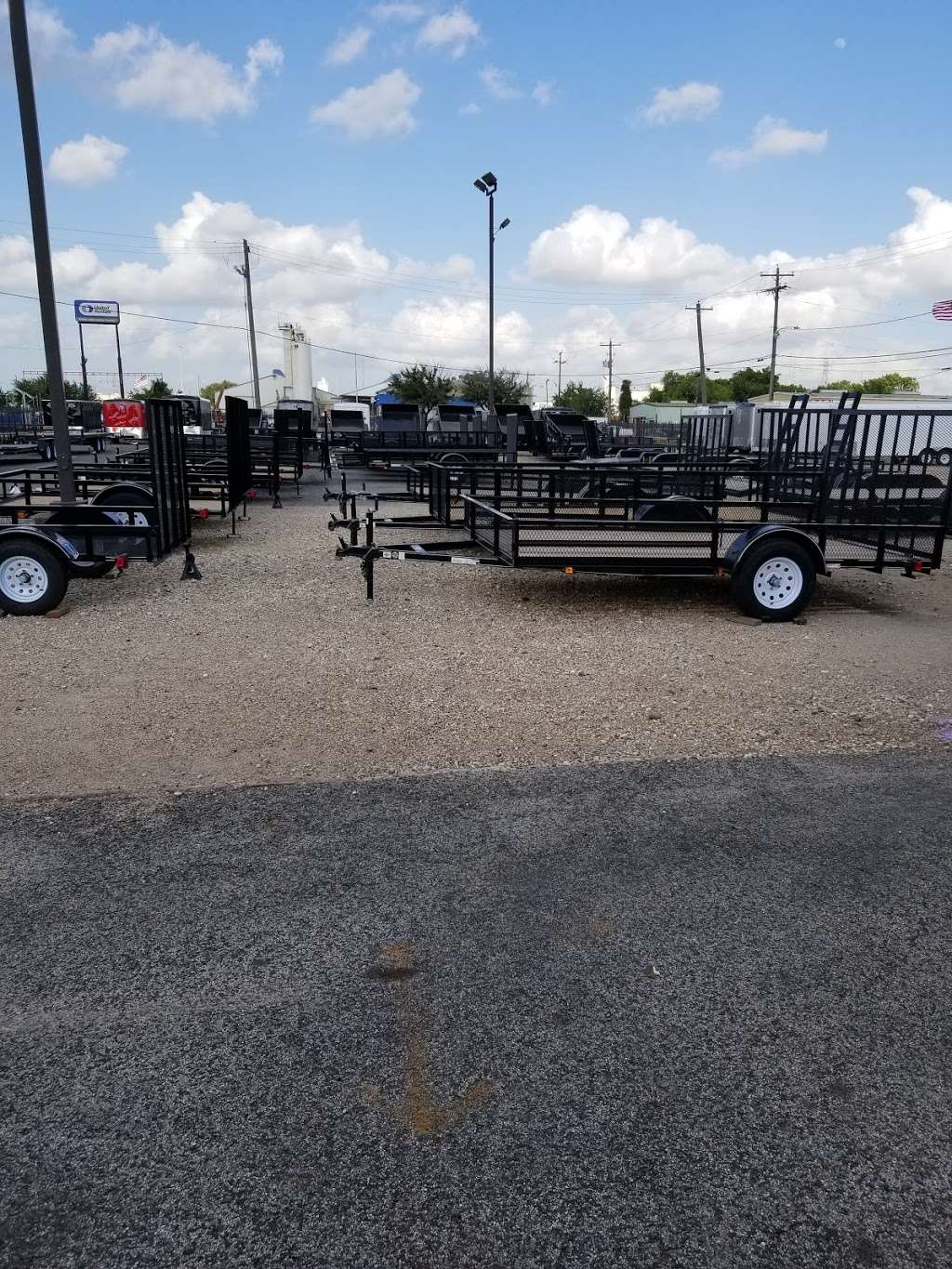 TrailersPlus | 8110 East Fwy, Houston, TX 77029, USA | Phone: (281) 407-0920