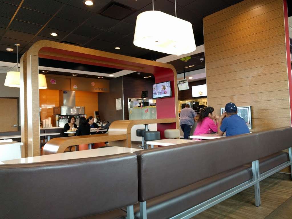 McDonalds | 3417 W, 1st St, Rosenberg, TX 77471, USA | Phone: (281) 342-5384