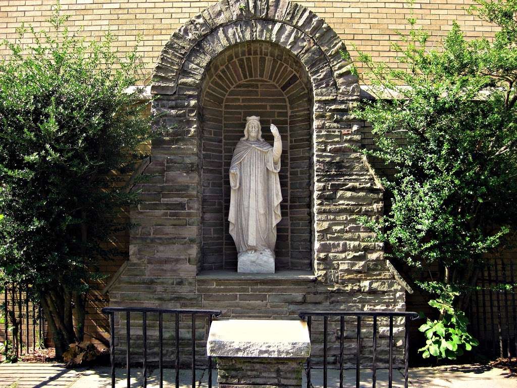 Church of the Epiphany (Roman Catholic Church) | 247 Knox Ave, Cliffside Park, NJ 07010, USA | Phone: (201) 943-7320