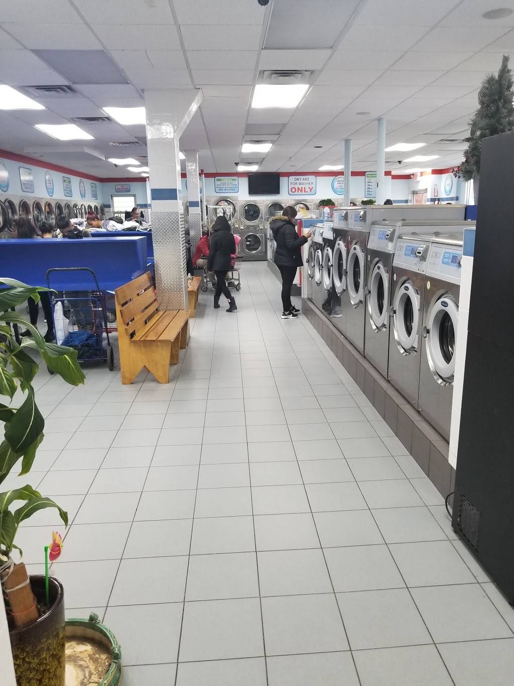 Clean City Laundry Ridgewood | 883 Wyckoff Ave #4743, Ridgewood, NY 11385 | Phone: (718) 386-8888