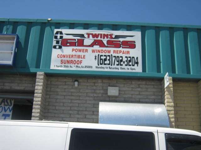 TWINS AUTO GLASS | 1 N 35th Ave #13, Phoenix, AZ 85009, USA | Phone: (623) 792-3204