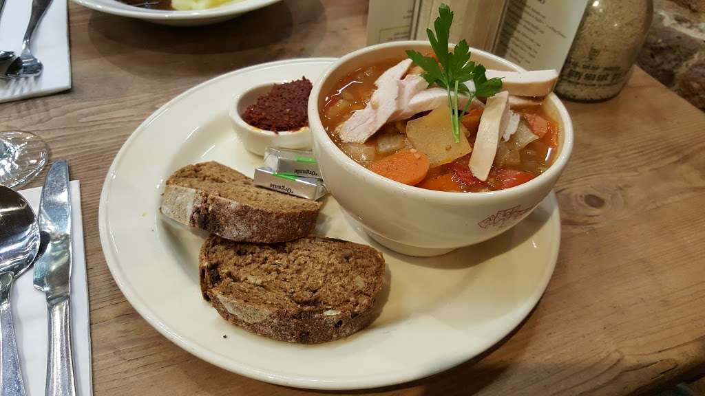 Le Pain Quotidien | St Pancras International, Unit 4, Kings Cross, London N1C 4QL, UK | Phone: 020 3657 6946