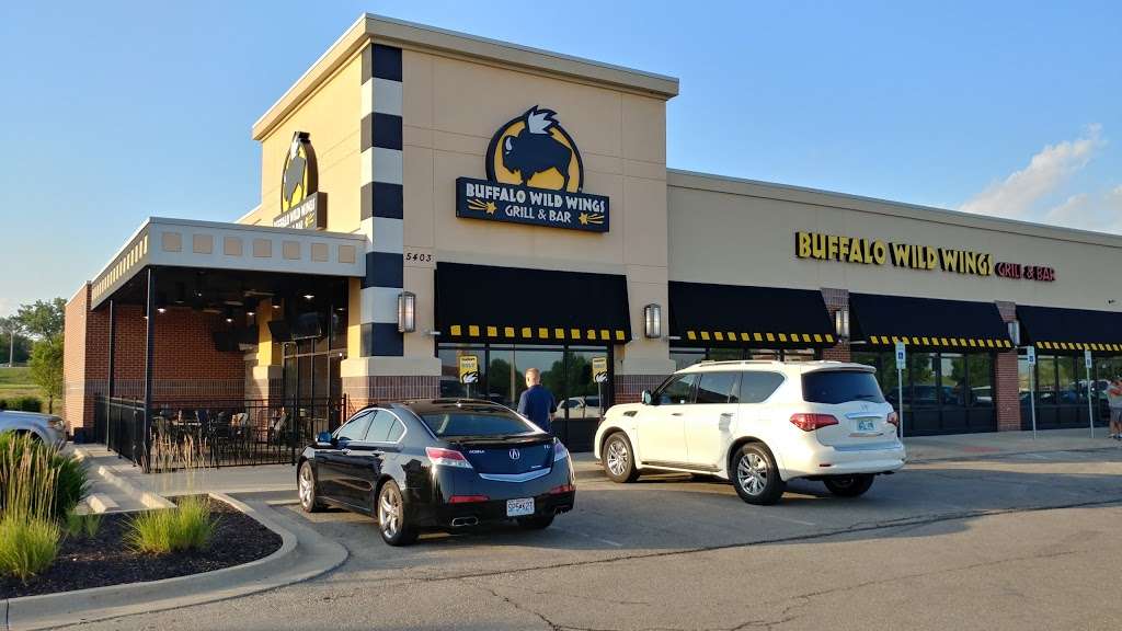 Buffalo Wild Wings | 5403 N Belt Hwy, St Joseph, MO 64506, USA | Phone: (816) 387-8320