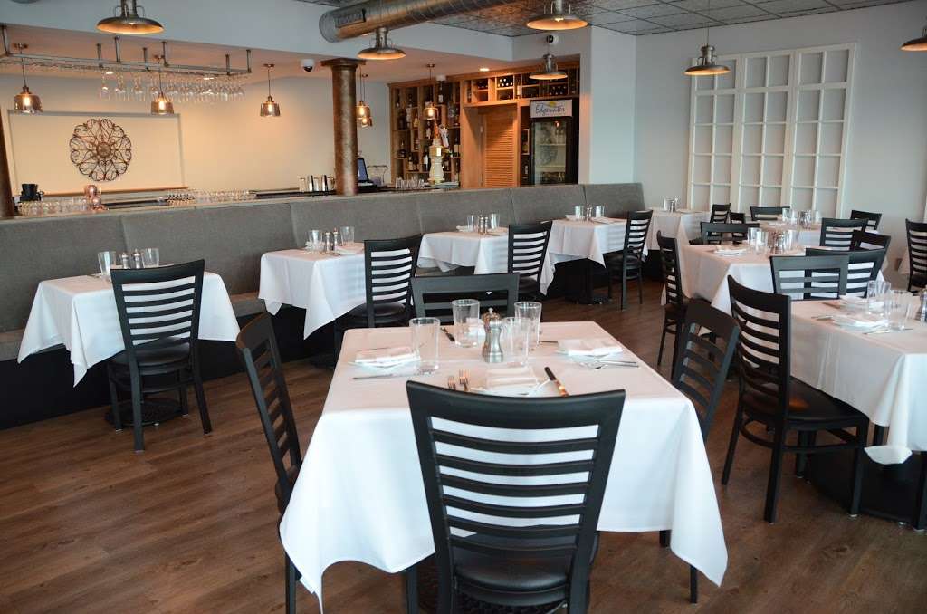 Edgewater Supper Club | W278N2315 Prospect Ave #100, Pewaukee, WI 53072, USA | Phone: (262) 696-6254