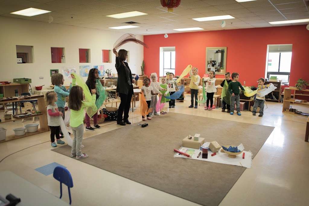 Fox Valley Montessori School | 850 N Commonwealth Ave, Aurora, IL 60506, USA | Phone: (630) 896-7557