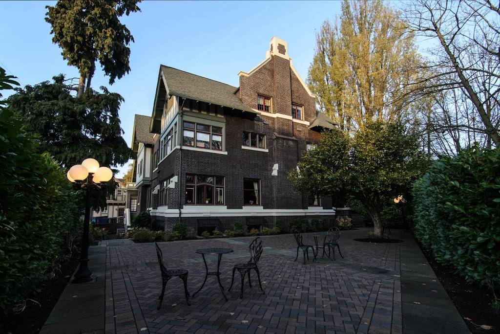Shafer Baillie Mansion Bed & Breakfast | 907 14th Ave E, Seattle, WA 98112, USA | Phone: (206) 322-4654