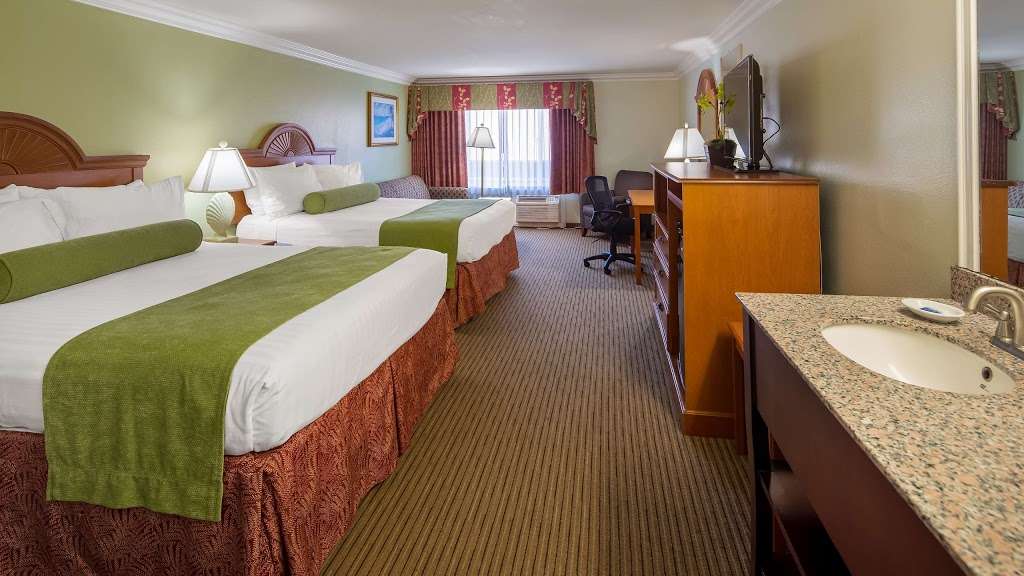 Best Western Harbour Inn & Suites | 16912 Pacific Coast Hwy, Sunset Beach, CA 90742, USA | Phone: (562) 592-4770