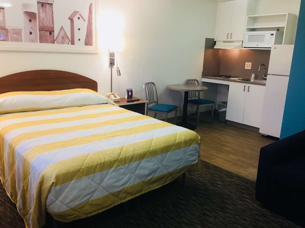 InTown Suites Extended Stay Phoenix AZ - East | 15424 S 50th St, Phoenix, AZ 85044, USA | Phone: (480) 893-9399