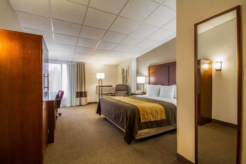 Comfort Inn & Suites Madison - Airport | 4822 E Washington Ave, Madison, WI 53704, USA | Phone: (608) 244-6265