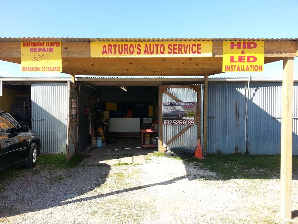 Arturos Auto Service | Inside Coles Fleamarket, 1014 N Main St, Pearland, TX 77581, USA | Phone: (832) 526-0189