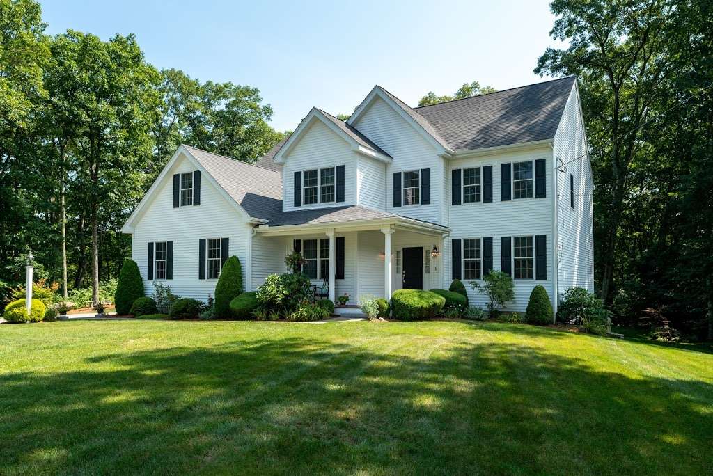 Custom Home Realty | 32 Hastings St #201, Mendon, MA 01756, USA | Phone: (508) 473-4777